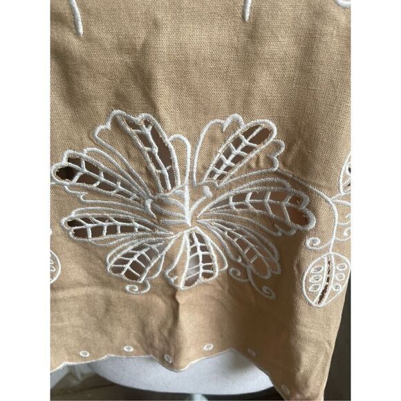 NWT VICI Lennon Eyelet Linen Blend Embroidered Sleeveless Blouse Tan XL - Picture 7 of 12